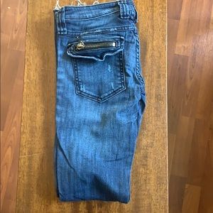 Frankie B. Jeans so 25